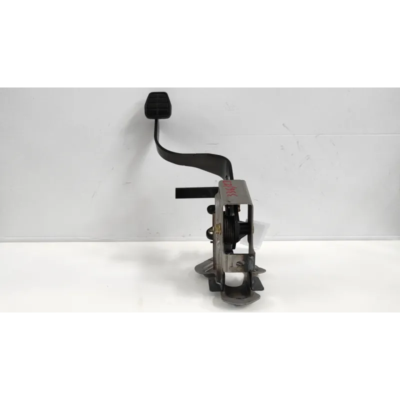 PEDALE FRIZIONE MITSUBISHI COLT 7A SERIE (06/04-12/09) 1.1 12V BER. 3P/B/1124CC