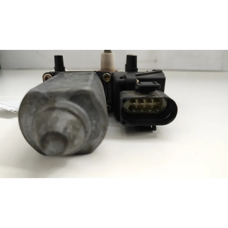 MOTORINO ALZACRISTALLO PORTA ANT. SX. AUDI A4 (8E) (11/00-11/04) 1.8 20V TURBO (110KW) SW 5P/B/1781CC