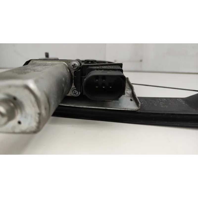 MOTORINO ALZACRISTALLO PORTA POST. SX. BMW SERIE 1 (E81/E87) (03/07-12/12 118D DPF BER. 5P/D/1995CC