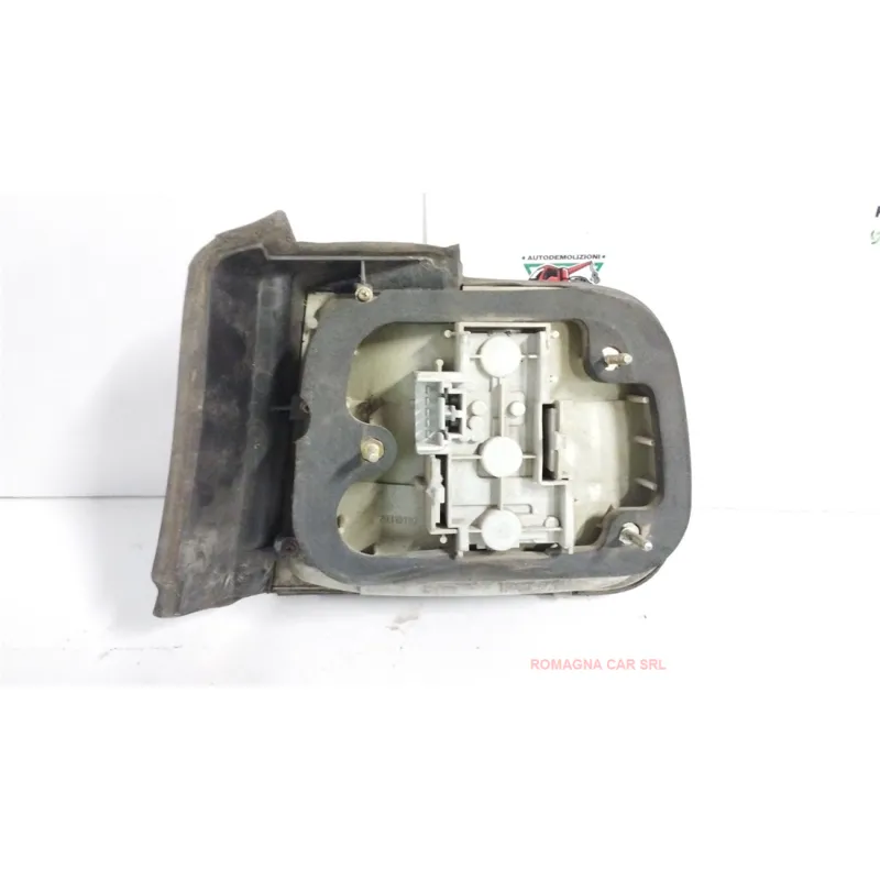 FANALE POST. PARTE EST. SX. LANCIA K BER./SW (11/94-01/02) 2.0 20V LE BER. 4P/B/1998CC (96)