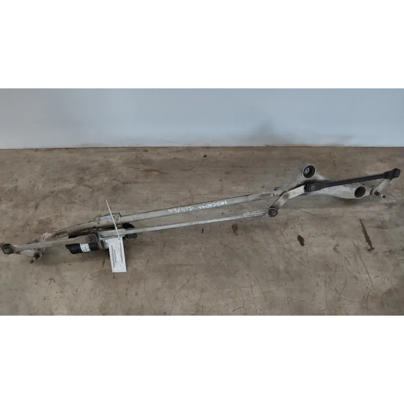 MECCANISMO TERGIPARABREZZA CON MOTORINO MERCEDES-BENZ CLASSE A (W/C169) (07/04-04/13 150/160 BER. 3P/B/1497CC