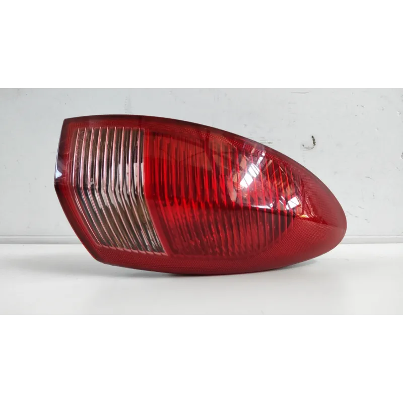 FANALE POST. PARTE EST. DX. ALFA ROMEO 147 (W8) (08/00-01/06) 1.6 16V TS(88KW)PROGRESS.BER.3P/B/1598CC