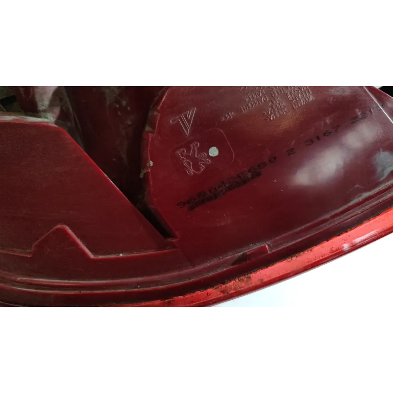 FANALE POST. DX. PEUGEOT 308 (08/07-03/14) 1.6 16V VTI (88KW) BER. 5P/B/1598CC