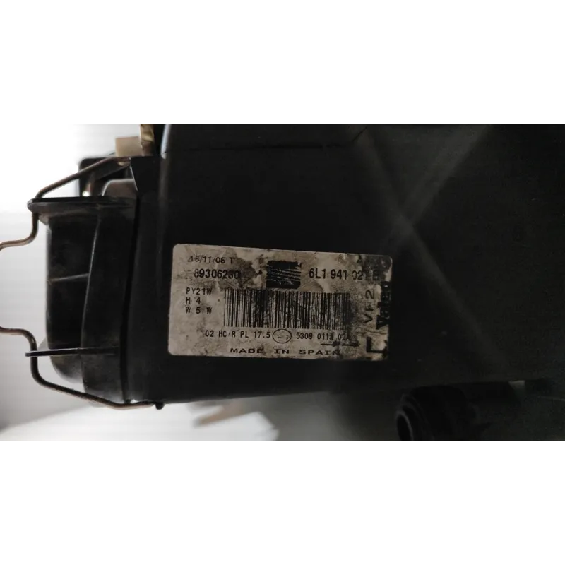 PROIETTORE SX. SEAT IBIZA (6L) (12/01-08/09) 1.4 TDI (51KW) BER. 3P/D/1422CC