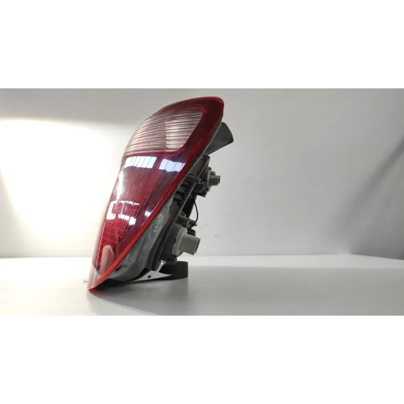 FANALE POST. 08/99-12/02 DX. TOYOTA YARIS (03/99-11/05)     (JPP) 1.0 16V (JPP) BER. 5P/B/998CC