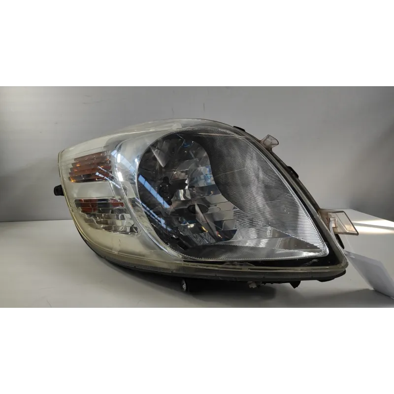 PROIETTORE DX. TOYOTA YARIS (11/05-02/12) 1.0 12V (FRP) BER. 5P/B/998CC