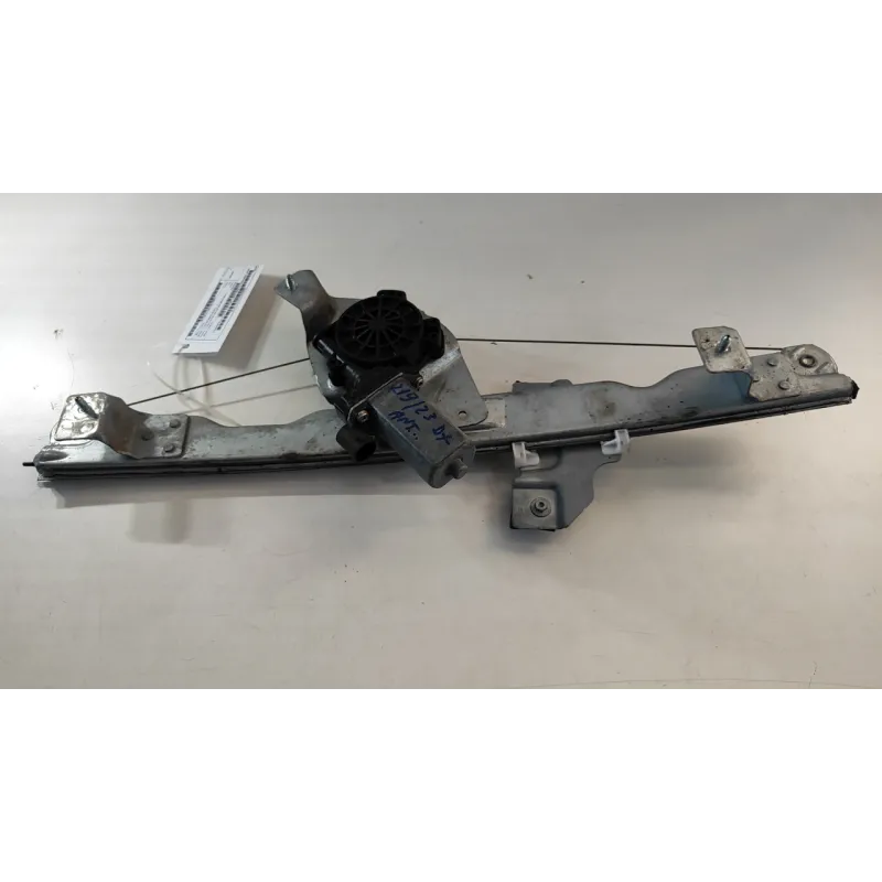 ALZACRISTALLO ELETTR. PORTA ANT. C/MOTORINO DX. DACIA DUSTER (03/10-12/13) 1.5DCI (79KW) FAP 4X2 SUV 5P/D/1461CC