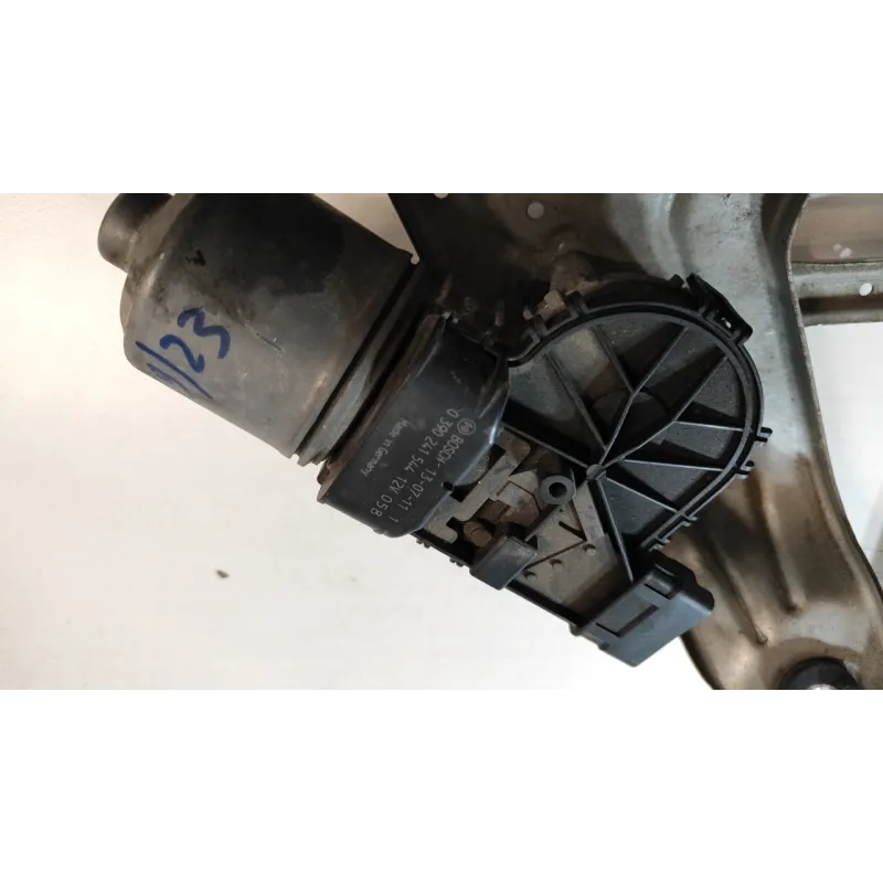 MECCANISMO TERGIPARABREZZA CON MOTORINO DACIA DUSTER (03/10-12/13) 1.5DCI (79KW) FAP 4X2 SUV 5P/D/1461CC