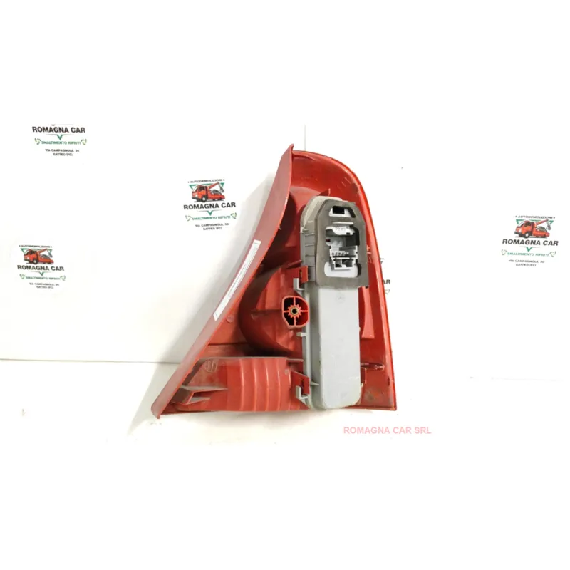 FANALE POST. SX. RENAULT CLIO 2A SERIE (05/01-11/10) 1.2 16V BER. 3P/B/1149CC