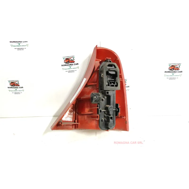 FANALE POST. SX. RENAULT CLIO 2A SERIE (05/01-11/10) 1.2 16V BER. 3P/B/1149CC