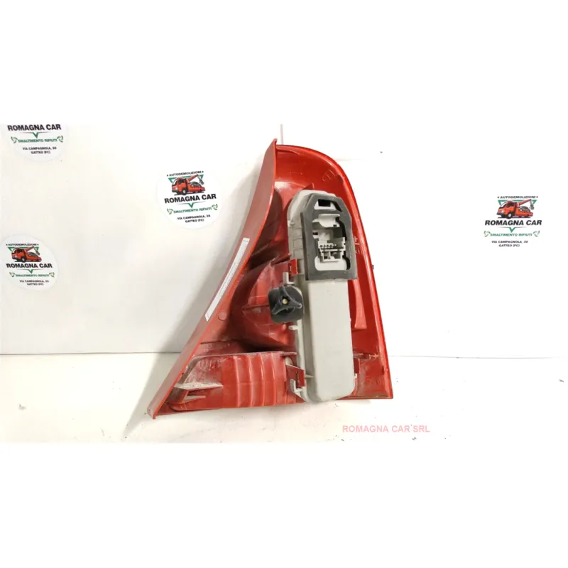 FANALE POST. SX. RENAULT CLIO 2A SERIE (05/01-11/10) 1.2 16V BER. 3P/B/1149CC
