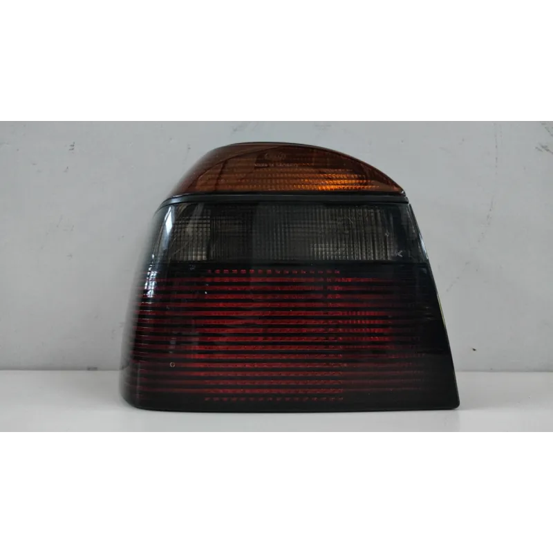 FANALE POST. SX. VOLKSWAGEN GOLF (1H) (11/91-12/98) 1.4 (40KW) BER. 5P/B/1391CC