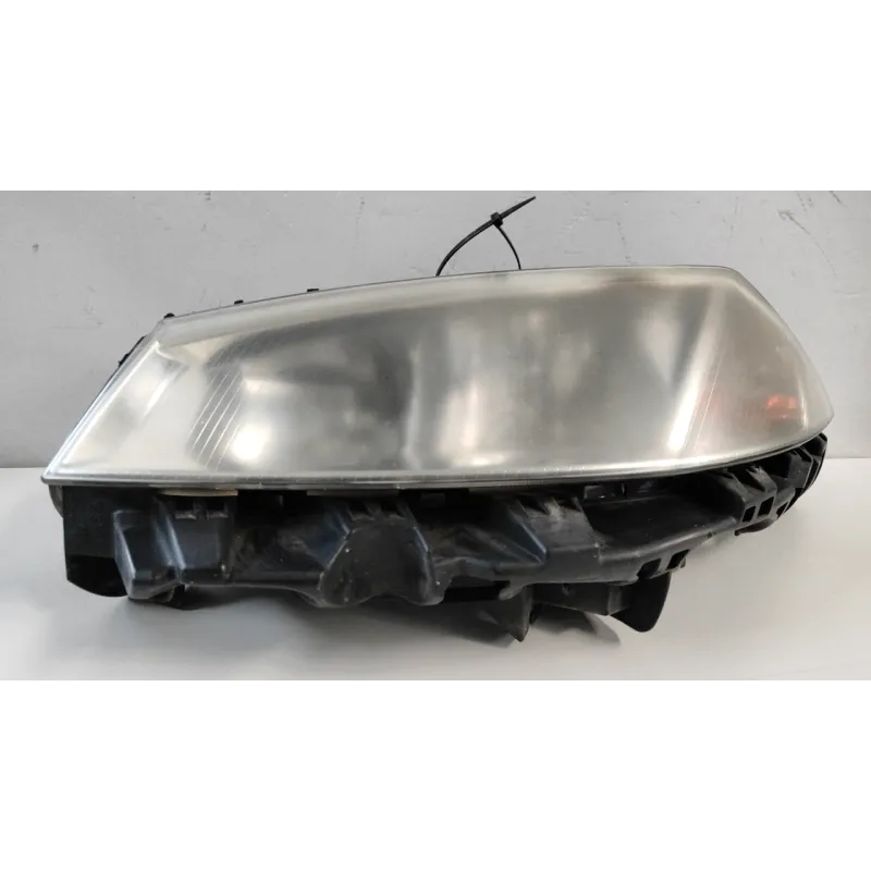 SEDE PROIETTORE SX. RENAULT MEGANE 2A SERIE (02/06-08/09) 1.6 16V (82KW) BER. 3P/B/1598CC