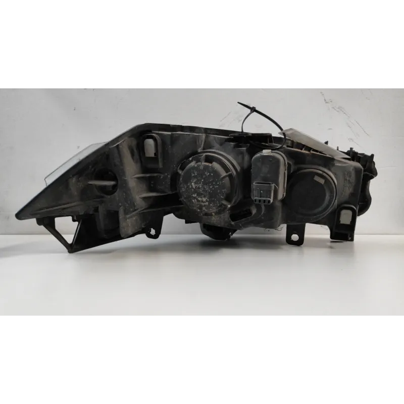 SEDE PROIETTORE SX. RENAULT MEGANE 2A SERIE (02/06-08/09) 1.6 16V (82KW) BER. 3P/B/1598CC