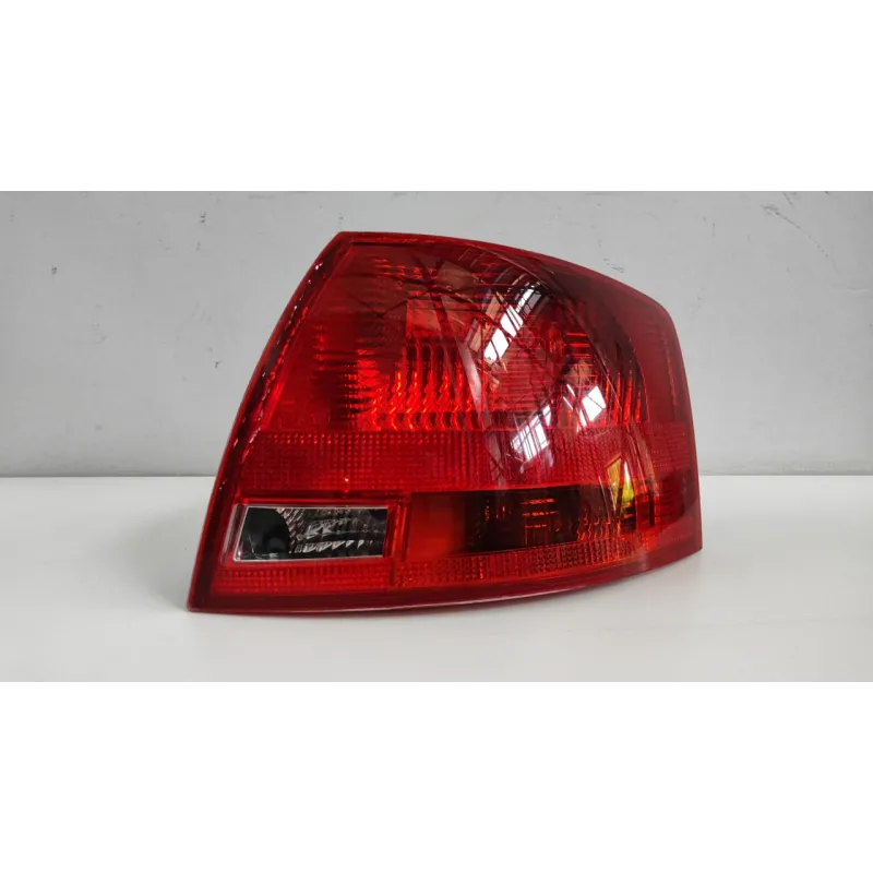 FANALE POST. PARTE EST. DX. AUDI A4 (8E) (10/04-02/08) 2.0 16V TDI SW 5P/D/1968CC