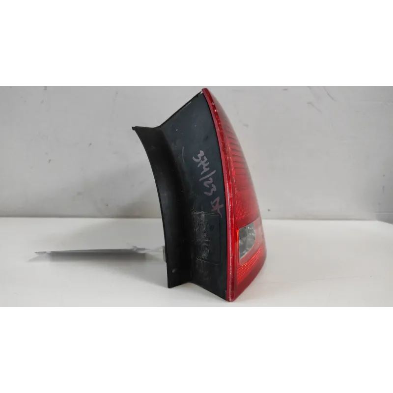 FANALE POST. PARTE EST. DX. AUDI A4 (8E) (10/04-02/08) 2.0 16V TDI SW 5P/D/1968CC