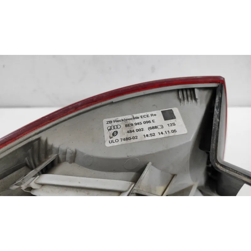 FANALE POST. PARTE EST. DX. AUDI A4 (8E) (10/04-02/08) 2.0 16V TDI SW 5P/D/1968CC