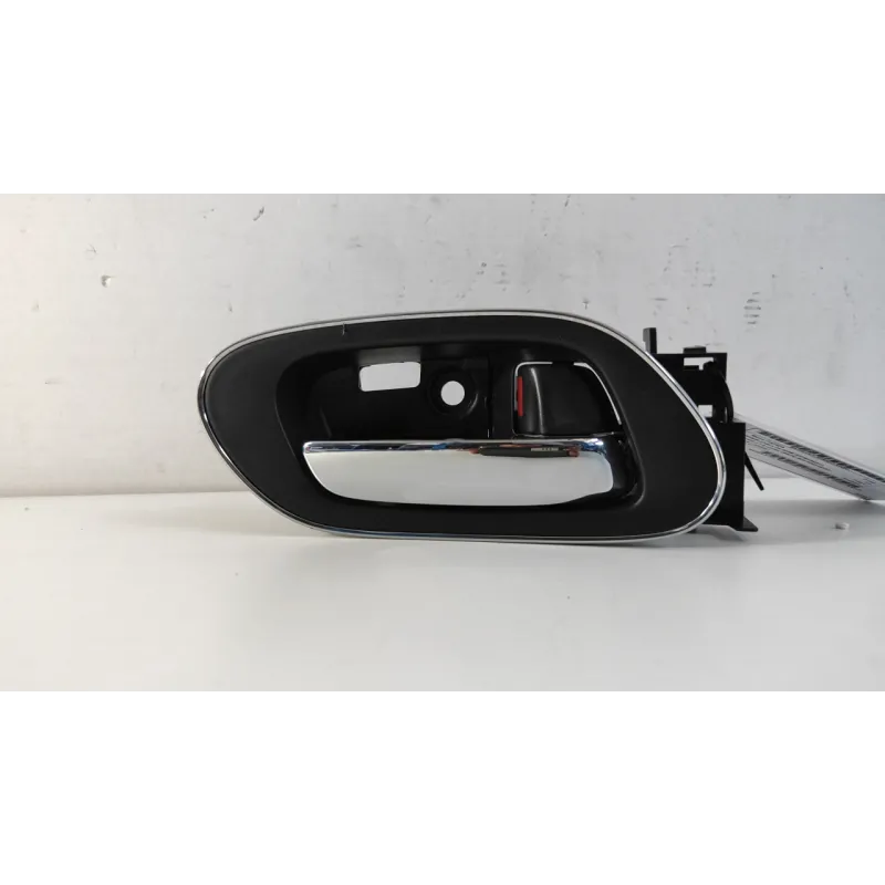 MANIGLIA INT. APERTURA  PORTA ANT. SX. HONDA HR-V 2A SERIE (07/15-09/21) 1.6 I-DTEC (88KW) SUV 5P/D/1597CC