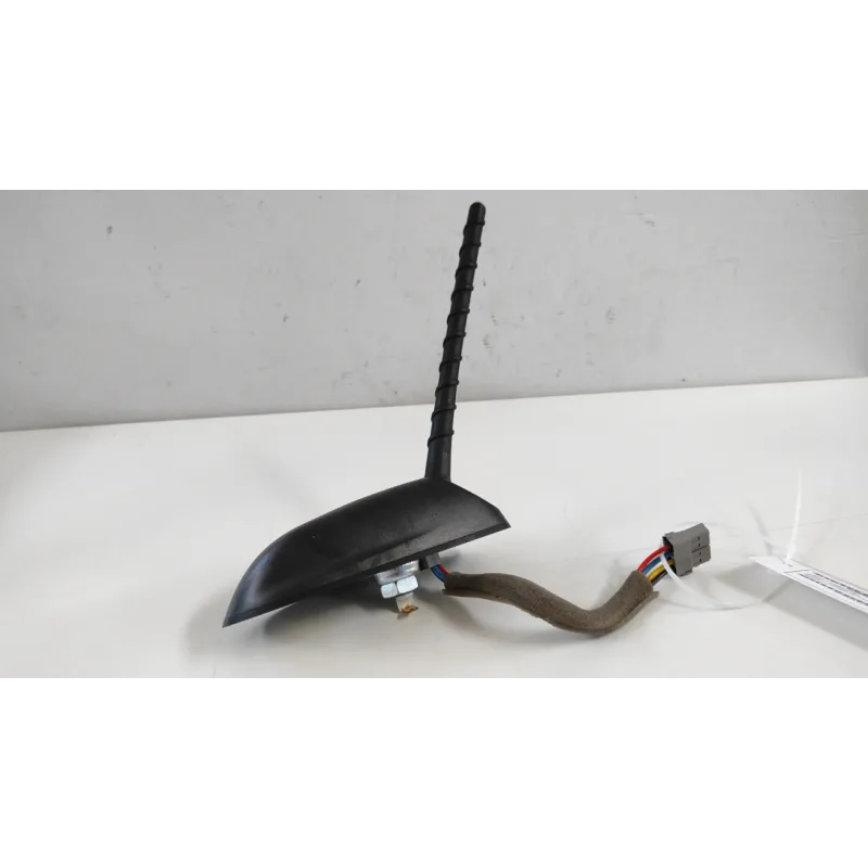 ANTENNA AUTORADIO SSANGYONG KORANDO 2020 - KORANDO 5P.  1.6D 100 KW. C MOT. 673910