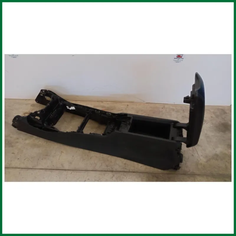 CONSOLLE CENTRALE CON BRACCIOLO BMW SERIE 218 I (2022) PACCHETTO M ALCUNI SEGNI VEDI FOTO PROVENIENTE DA VEICOLO ALLUVIONATO