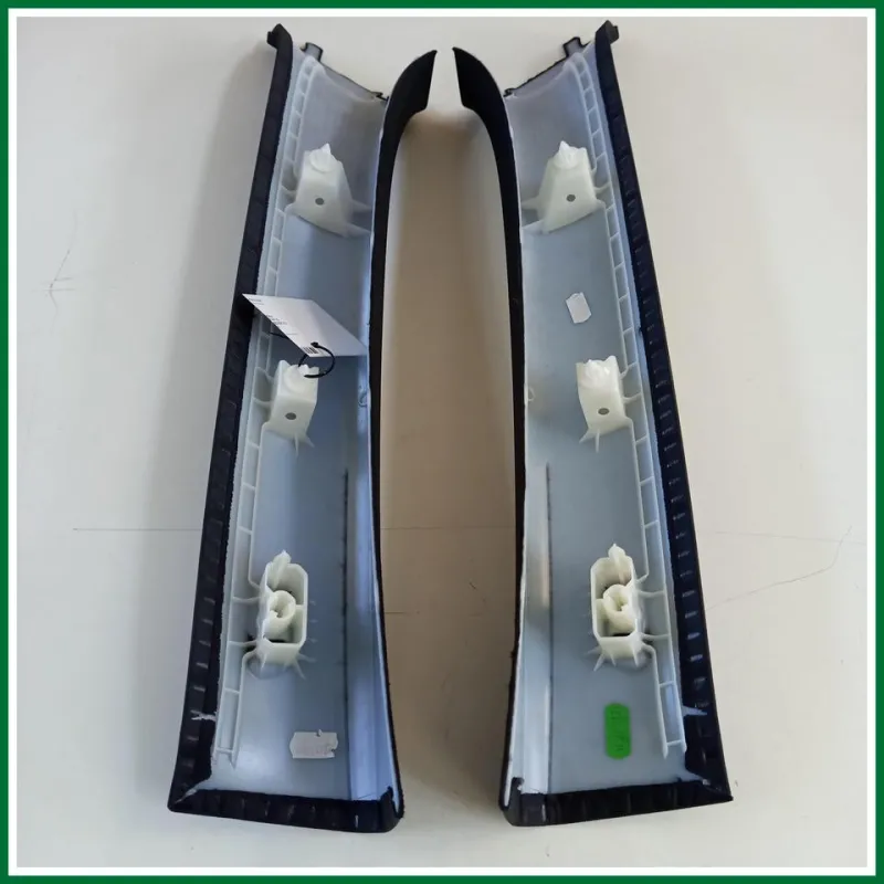 RIVESTIMENTO MONTANTE INTERNO LATO POSTERIORE DX -SX BMW SERIE 218 I (2022) PACCHETTO M TESSUTO NERO ALCUNI LIEVI SEGNI VEDI FOT