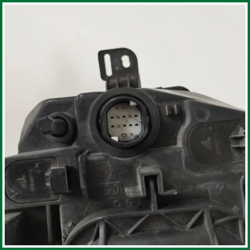 proiettore anteriore sx fiat panda anno 2004 connettore colore bianco