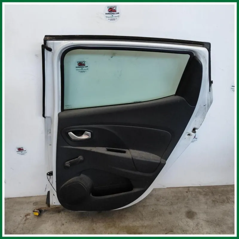PORTA POSTERIORE DESTRA RENAULT CLIO 4 ANNO 2013 COLORAZIONE BIANCO (GRAFFI VEDERE FOTO)