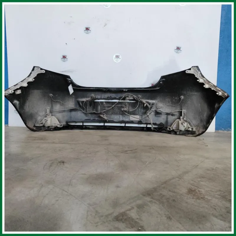 PARAURTI POSTERIORE COMPLETO MAZDA 2 (2009) COL. NERO ALCUNI SEGNI VEDI FOTO