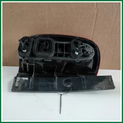 FANALE POSTERIORE DX DACIA DUSTER 2013 ATTACCHI INTEGRI CON PORTALAMPADA