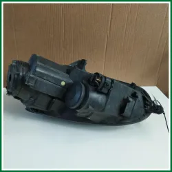 FANALE ANTERIORE DESTRO GOLF 5 ANNO 2004 VER 1.9 DIESEL 77KW (ALCUNI ATTACCHI ROTTI VEDERE FOTO)