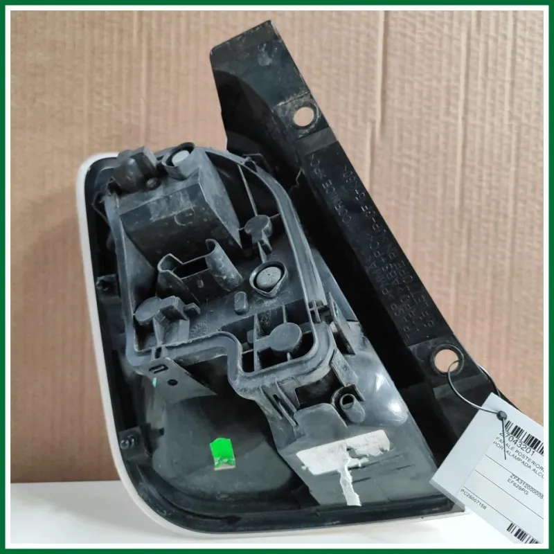 FANALE POSTERIORE DX FIAT 500 (3P) 2010 CON PORTALAMPADA ALCUNI SEGNI VEDI FOTO