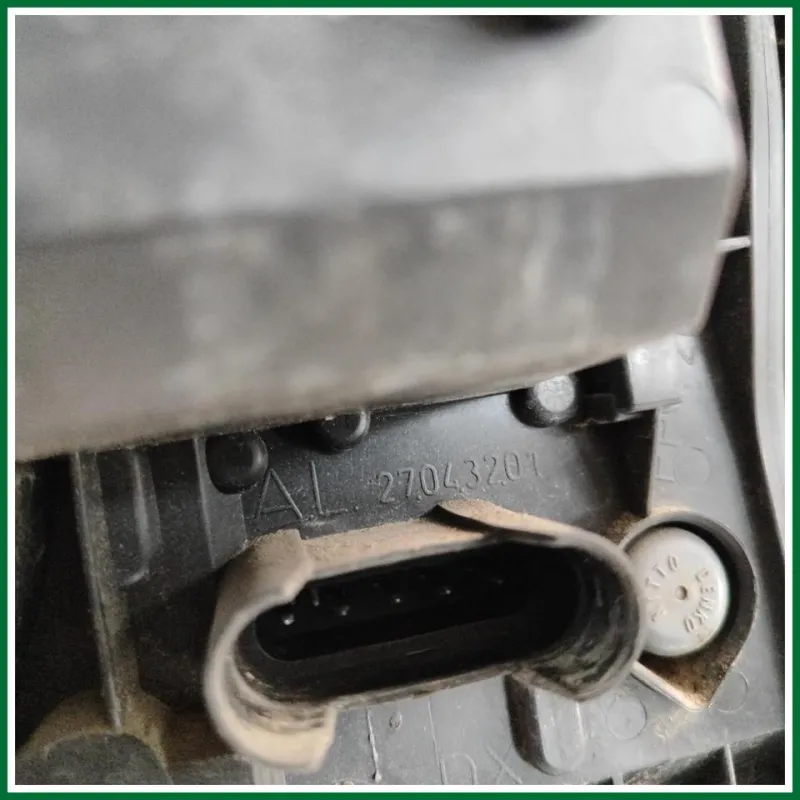 FANALE POSTERIORE DX FIAT 500 (3P) 2010 CON PORTALAMPADA ALCUNI SEGNI VEDI FOTO