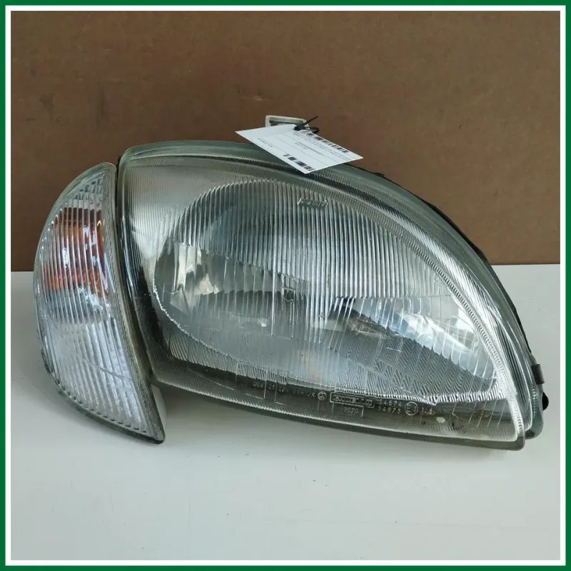 PROIETTORE ANTERIORE DX FIAT SEICENTO ANNO (2002) ATTACCHI INTEGRI C/ FRECCIA LATERALE
