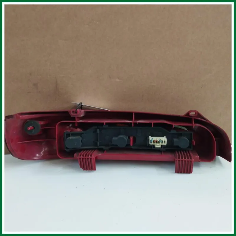 FANALE POSTERIORE DX FIAT SEICENTO ANNO (2002) C/PORTALAMPADA ATTACCHI INTEGRI ALCUNI LIEVI SEGNI