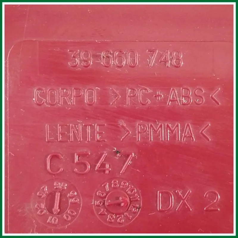 FANALE POSTERIORE DX FIAT SEICENTO ANNO (2002) C/PORTALAMPADA ATTACCHI INTEGRI ALCUNI LIEVI SEGNI