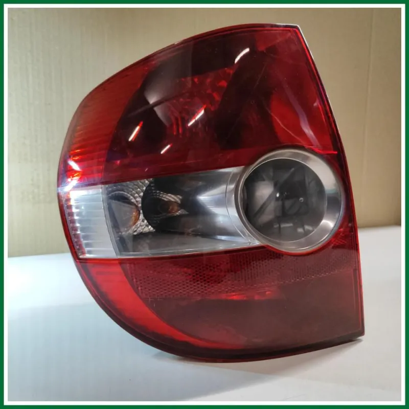 FANALE POST. DX VOLKSWAGEN FOX 2010 ALCUNI LIEVI SEGNI