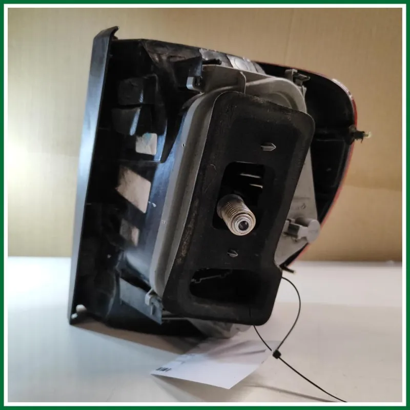 FANALE POST. DX VOLKSWAGEN FOX 2010 ALCUNI LIEVI SEGNI