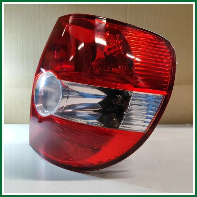 FANALE POST. SX VOLKSWAGEN FOX ANNO 2010 ALCUNI LIEVI SEGNI VEDI FOTO