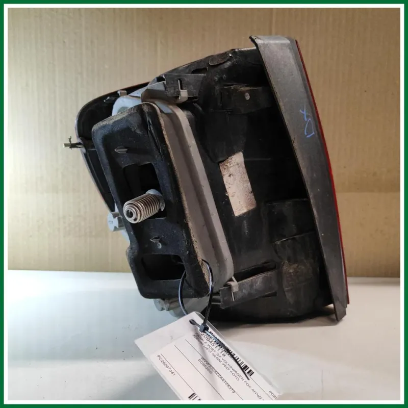 FANALE POST. SX VOLKSWAGEN FOX ANNO 2010 ALCUNI LIEVI SEGNI VEDI FOTO