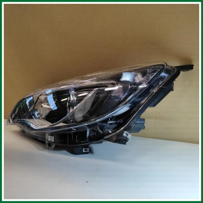 PROIETTORE SX OPEL ASTRA SW ANNO 2012 VERS 1.7 81 KW DIESEL COD MOT. A17DTR ALCUNI LIEVI SEGNI ATTACCHI INTEGRI