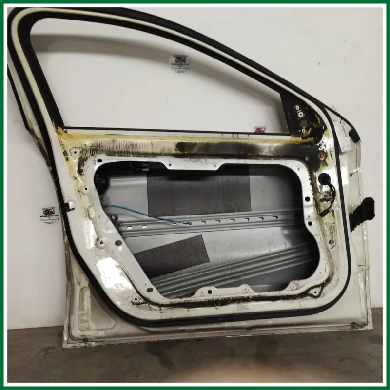 PORTIERA ANTERIORE SX (SOLO CARROZZERIA) CLASSE A W176 2016 VER 1.5 KW 80 COD MOT K9K (AUTO INCENDIATA)