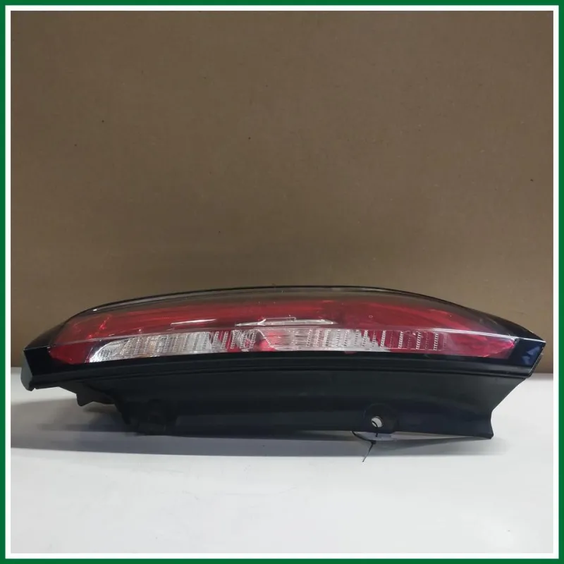 FANALE POST LED DX FIAT PUNTO EVO DEPO 08-661-1946R ATTACCO RETTANGOLARE VEDI FOTO