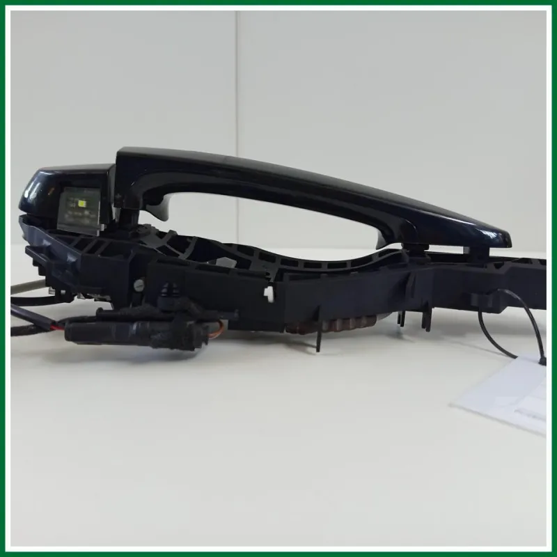 Maniglia completa con serratura DX Bmw Serie 2 (F22)