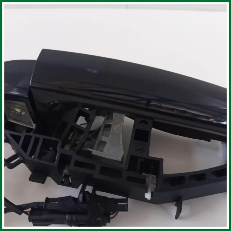 Maniglia completa con serratura DX Bmw Serie 2 (F22)