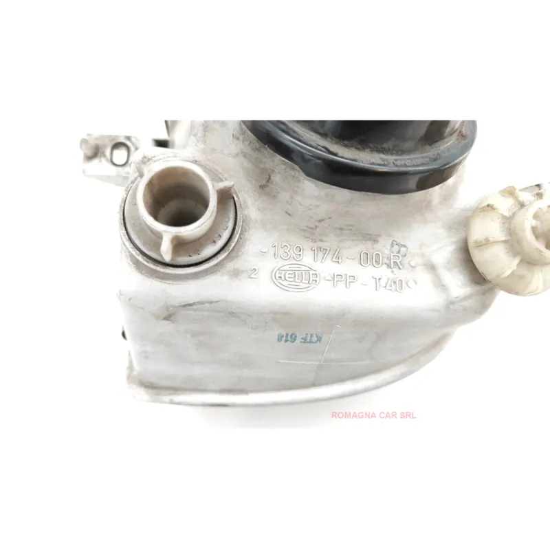 PROIETTORE DX. VOLKSWAGEN GOLF (1H) (11/91-12/98) 1.4 (40KW) BER. 3P/B/1391CC