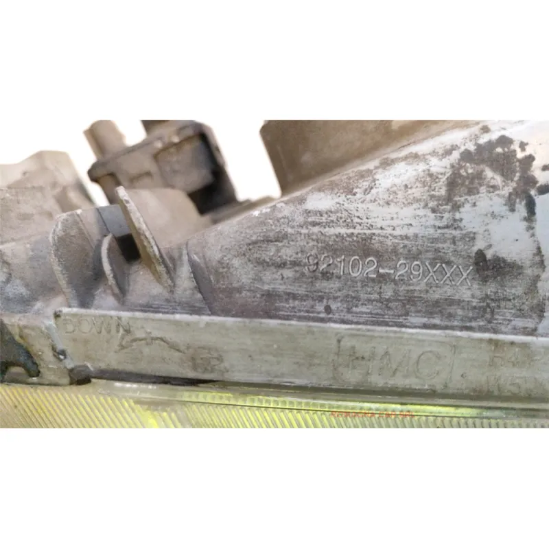 PROIETTORE DX. HYUNDAI LANTRA (09/95-12/00) 1.5 12V BER. 4P/B/1495CC (98)