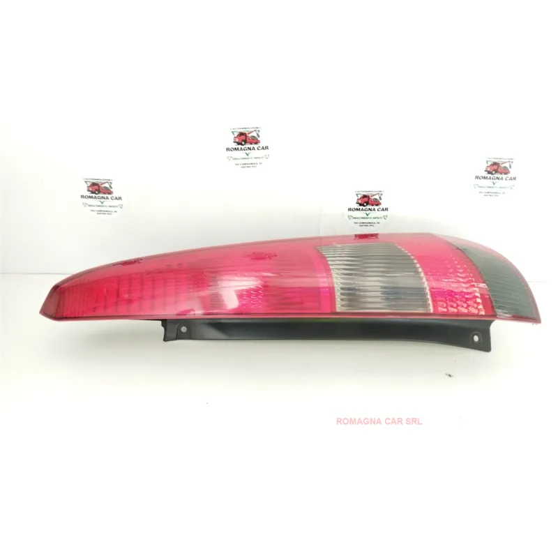 FANALE POST. DX. FORD FIESTA (CBK) (03/02-12/05) 1.2 16V AMBIENTE BER. 3P/B/1242CC