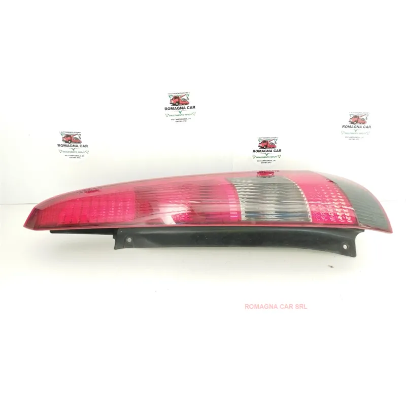 FANALE POST. DX. FORD FIESTA (CBK) (03/02-12/05) 1.2 16V AMBIENTE BER. 3P/B/1242CC