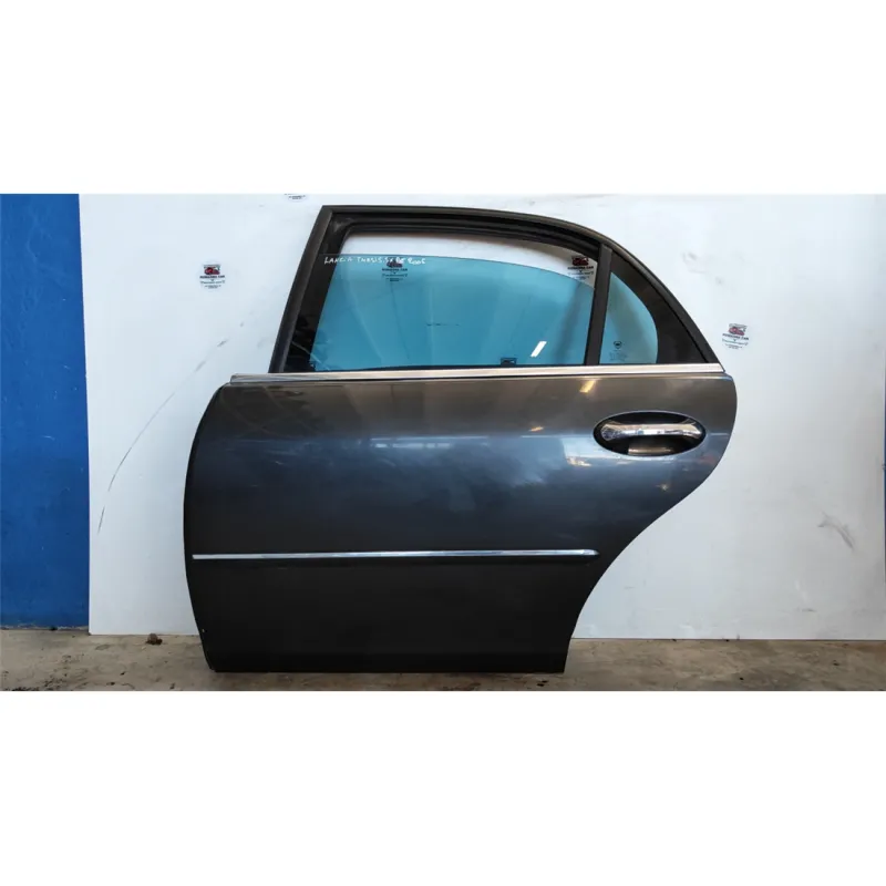 PORTA POST. SX. LANCIA THESIS (SJ) (06/02-04/08) 2.4 JTD EMBLEMA BER. 4P/D/2387CC