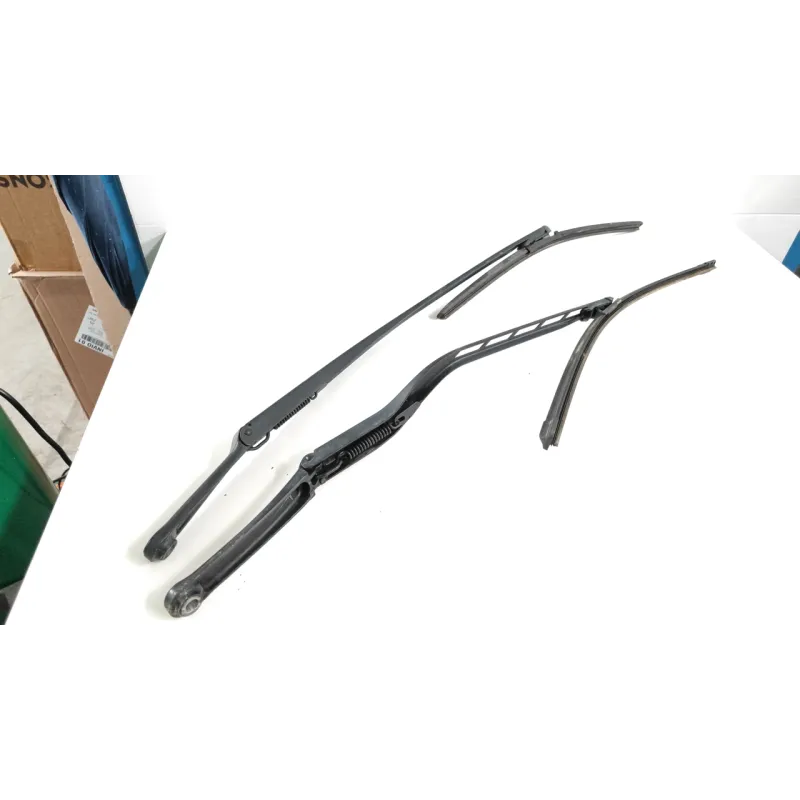 BRACCIO TERGIPARABREZZA DX. AUDI A3 (8P) (04/03-06/10) 1.9 TDI FAP BER. 5P/D/1896C